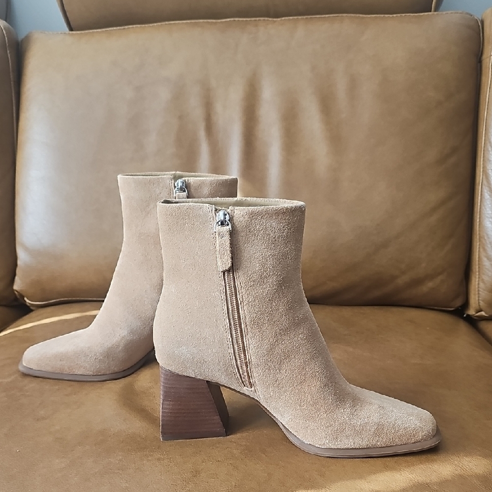 Gianni Bini Tan Suede Heeled Boots Size 6.5 - Picture 4 of 15